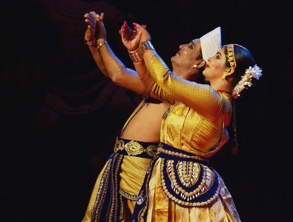 Krishnakshi with Ramkrishna Talukdar performing in Nishagandhi Festival 2016 held in Thiruvananthapuram, Kerala1