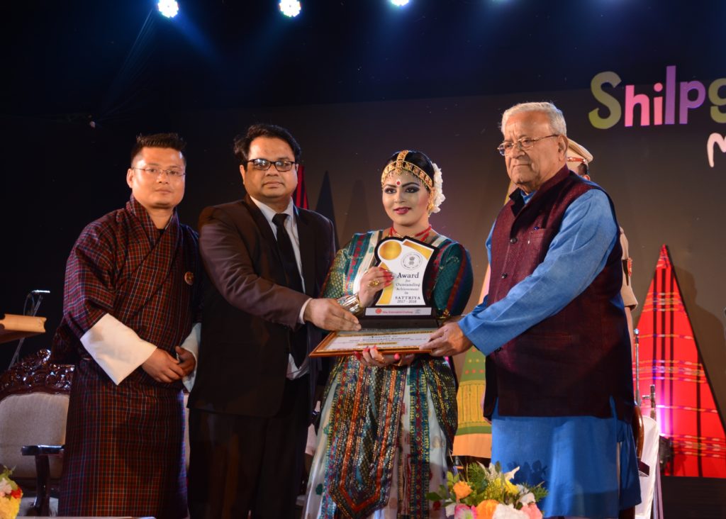 Krishnakshi Kashyap, young Sattriya exponent received the Young Talent Artistes Award 2017-18 by NEZCC, Ministry of Culture, Govt of India from the H'ble Governor of Nagaland, Shri P B Acharya in Shilpgram, Guwahati on 8th March.